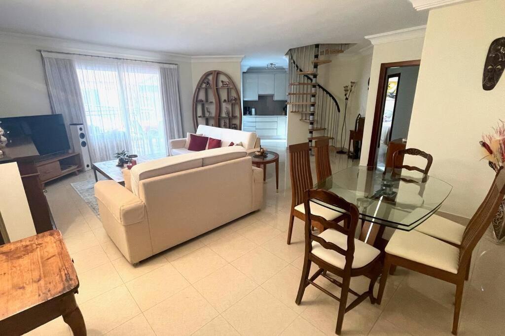 Luxurioese Duplex Ferienwohnung In Sehr Ruhiger Wohnanlage Mit Meerblick بالم مار المظهر الخارجي الصورة